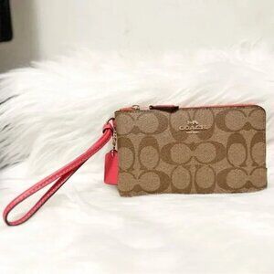 40 | —-SOLD —- Coach Double Corner Zip Wristlet in Signature Canvas